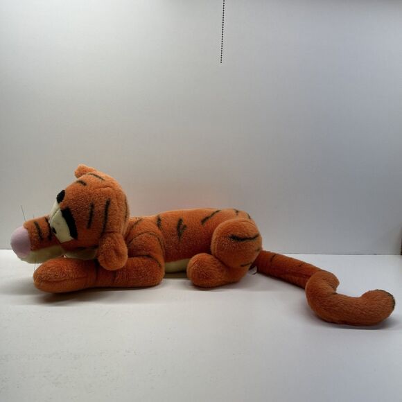 Vintage Disney Winnie the Pooh Tigger Lying Down Plush 21 Inch Original Tag - Picture 3 of 9
